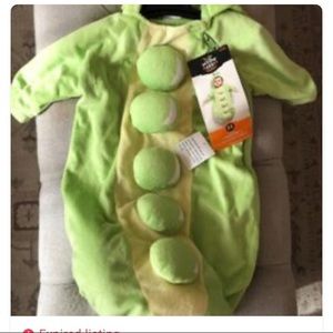 Baby pea costume